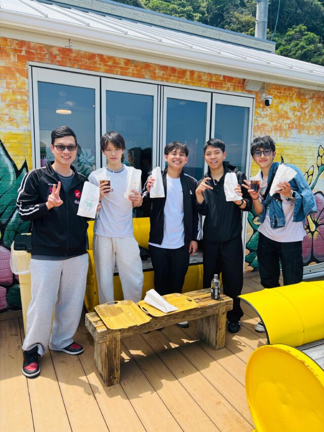 🌭

バイクでお越しのお兄さん達🏍️
いい笑顔です😉🫶🏻

ご来店ありがとうございました！！

志賀島は久しぶりの快晴☀️
テラスでのんびり気持ちいいですよ〜🌊

本日のラストオーダーはam2:30です！

#志賀島ドッグ 
#志賀島 
#福岡おすすめ
#福岡ドライブ
#深夜まで営業